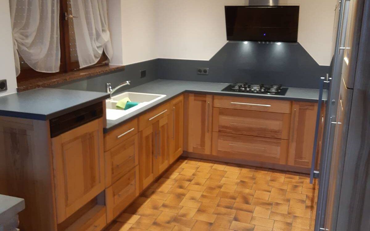 Fabrication et pose d’une cuisine en bois massif &agrave; Bischoffsheim pr&egrave;s d’Obernai Obernai