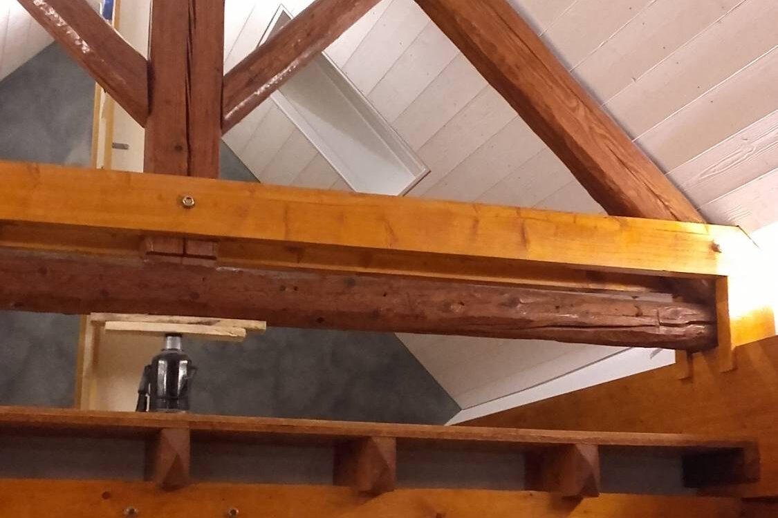 Pose de lambris massif sur rampant &agrave; Stotzheim H&oelig;nheim