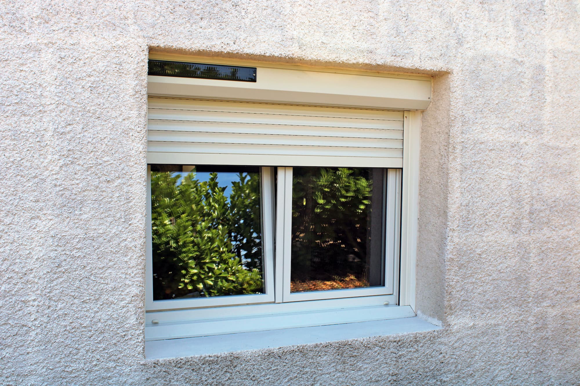 Volets solaires : une solution pertinente pour gagner en confort &eacute;t&eacute; comme hiver ? Erstein